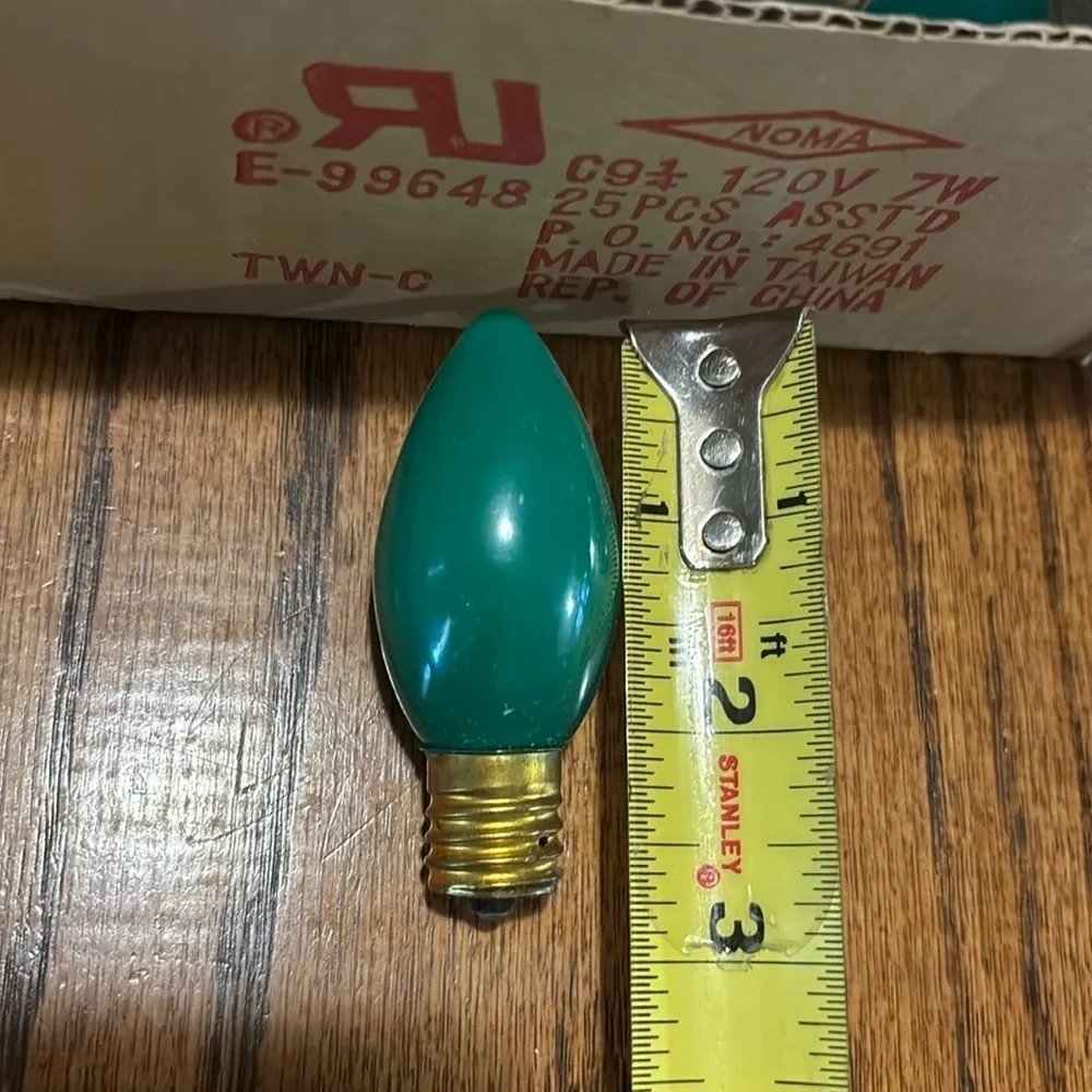 Christmas Bulbs 25 Pcs C9 Long Life Bulbs 7W 120V Green Replacement Lights